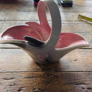 Vintage Hulls Pink and Gray Ceramic Basket